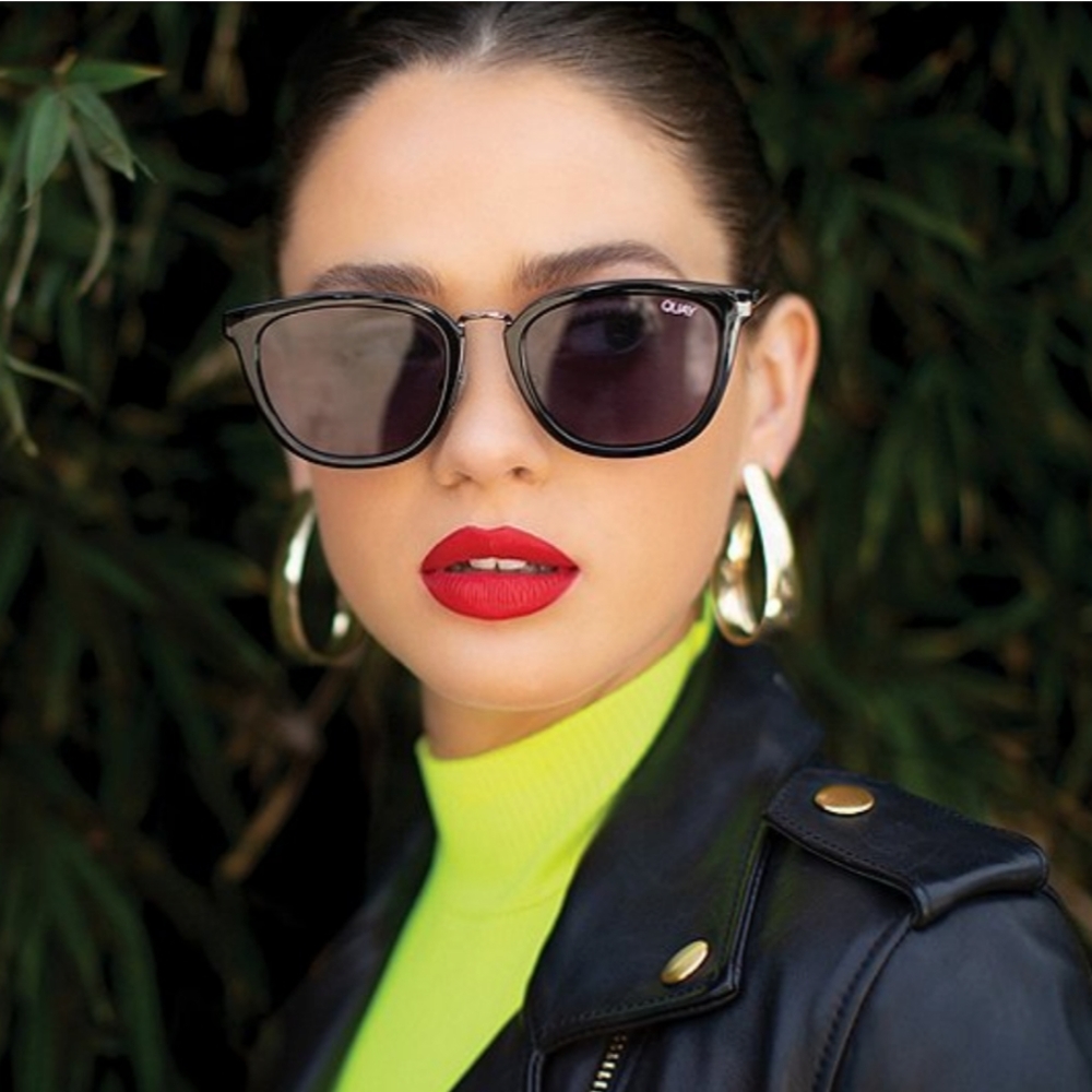 QUAY Unisex Run Around Sunglasses - Picture 2 of 6